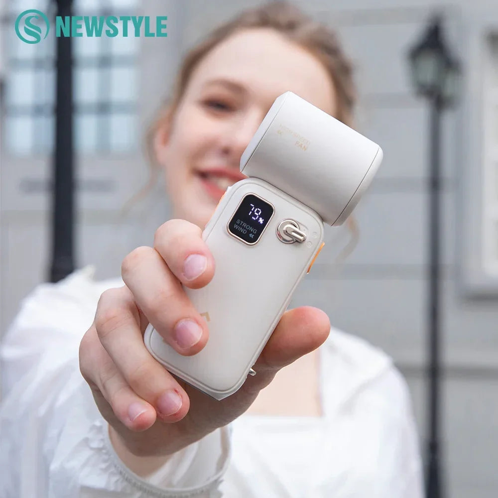 VentoRetro Mini-Ventilator | 100 Geschwindigkeiten & USB-C Akku | Für Büro, Reisen & Zuhause | Kompakt & leise im Retro-Design