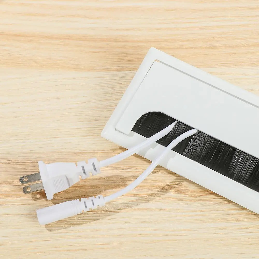 CableMaster Pro | Kabeldurchführung | Staubfrei & Praktisch | Mit Klappdeckel