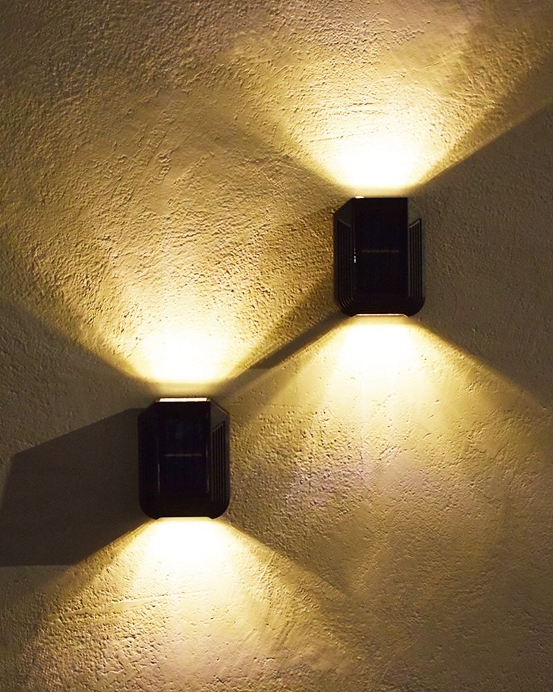 NovaLuce Außenwandleuchte | Sterneneffekt & LED | Solarbetrieben | IP65 Wetterfest | Smart Sensor