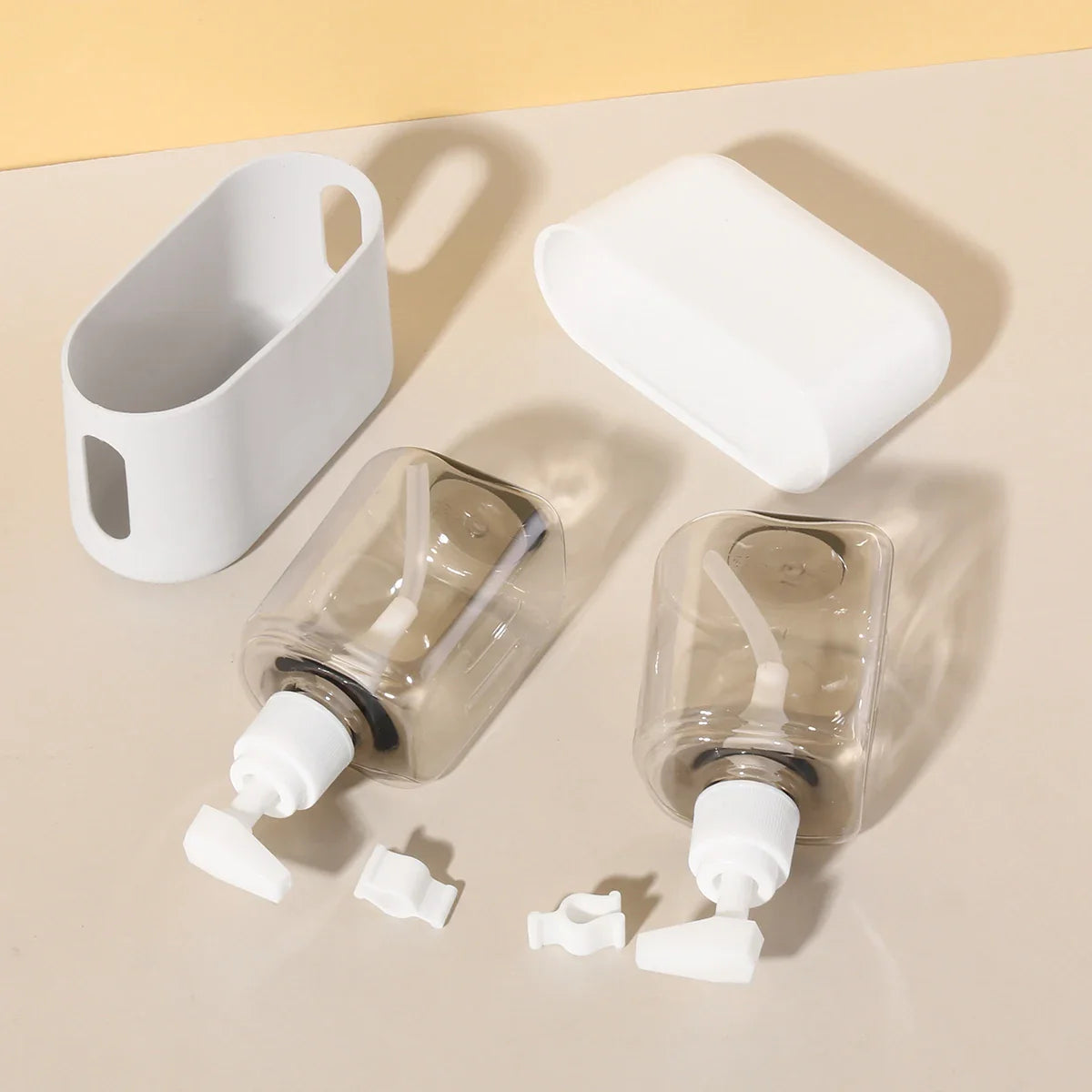 TravelFlex Reiseflaschen-Set | 2-in-1 Design | Auslaufsicher & Kompakt
