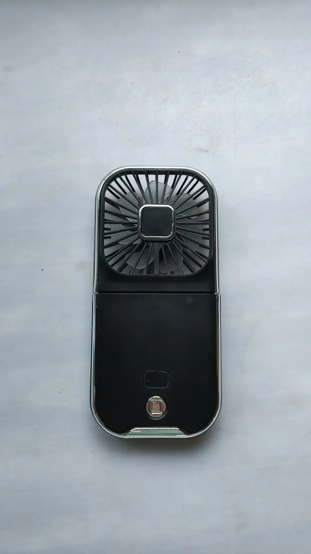 Coolio USB-Ventilator | 3 Windmodi & Rückwärtsfunktion | Für Büro, Reisen & Zuhause | Digitalanzeige & tragbar