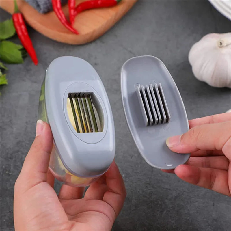 CookMate | Knoblauchschneider 2-in-1 | Edelstahlklingen & Silikongriff | Küche & Kochen