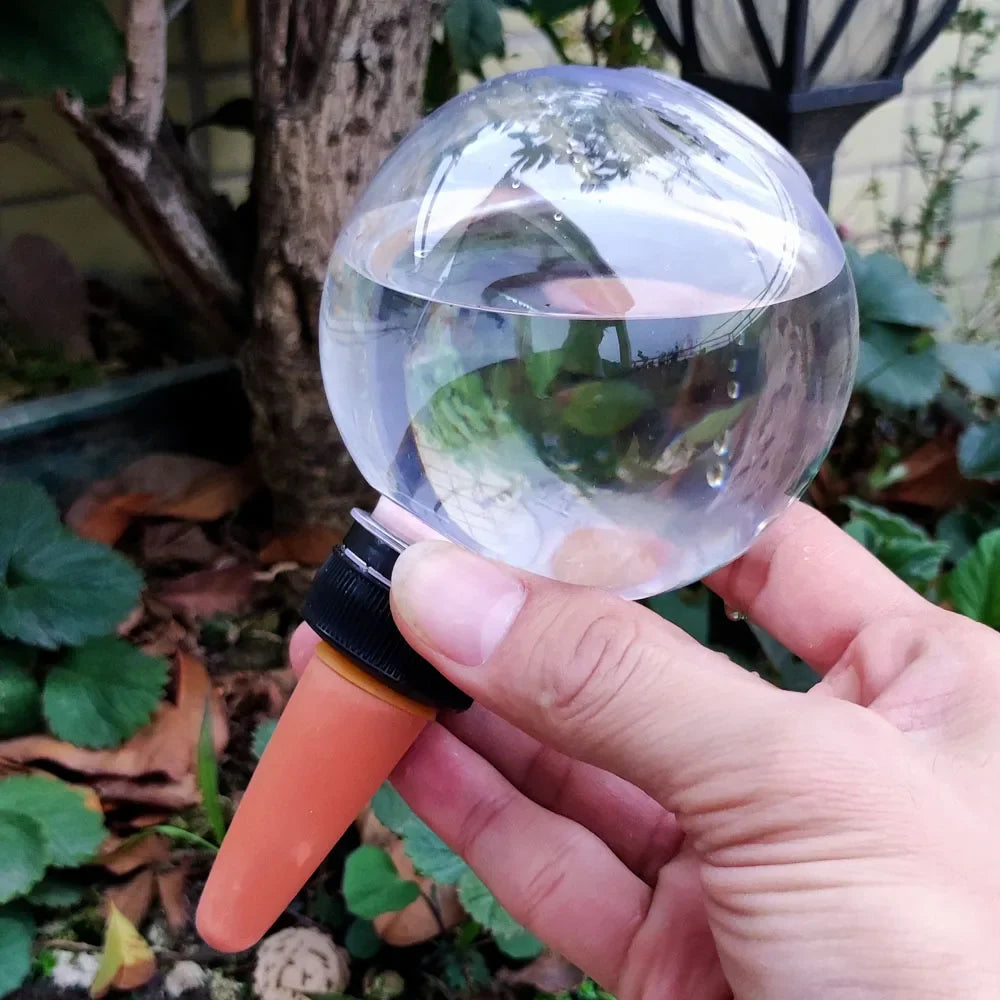 AquaBloom PlantCone | Automatische Pflanzenbewässerung | Für Töpfe & Balkon | Transparent & Praktisch