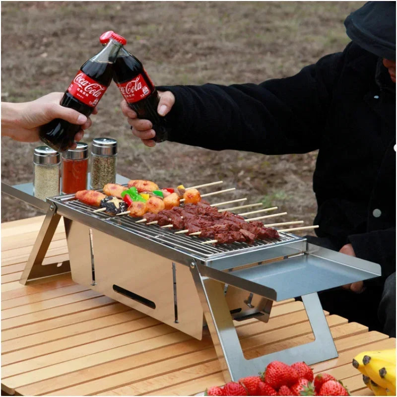 FlameTrail | Tragbarer Edelstahl-Holzkohlegrill | Klappbar, robust & platzsparend | Outdoor & BBQ