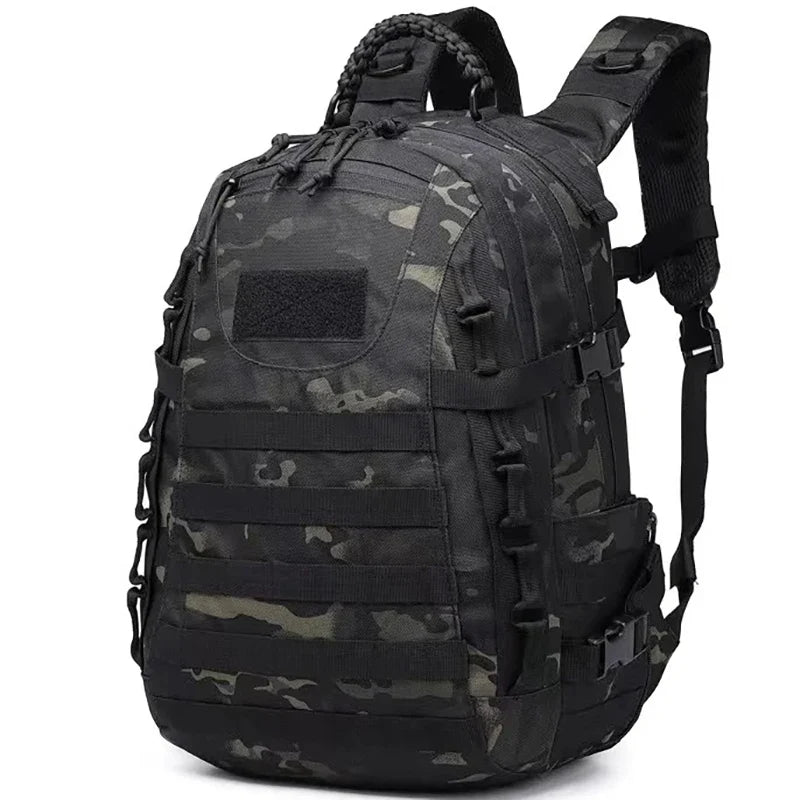 TrekForce | 35L Tactical Hiking-Rucksack | Wasserdicht & MOLLE-kompatibel | Für Outdoor, Jagd & Sport