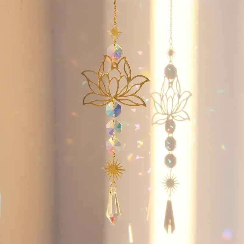 Lunelira Kristall-Windspiel | Lotus Design & Regenbogen-Effekt | Für Fenster & Garten | Handgefertigt
