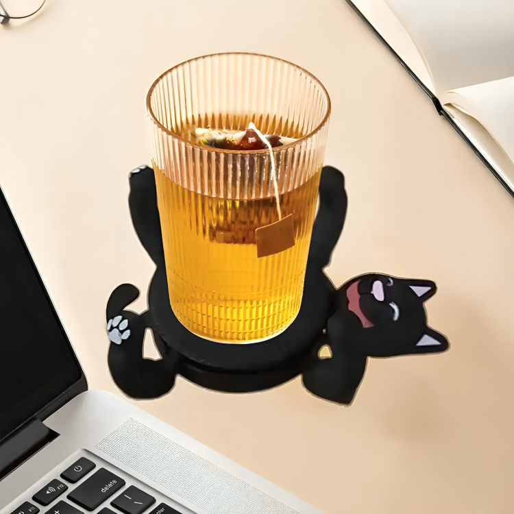 1+1 GRATIS | PurrLounge - Humor trifft Schutz für deinen Tisch!