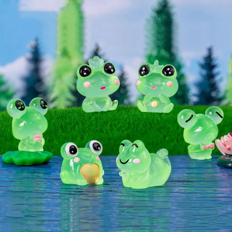 FrogGlow | Leuchtende Mini-Figuren | Nachtleuchtend | Set mit 6 Fröschen