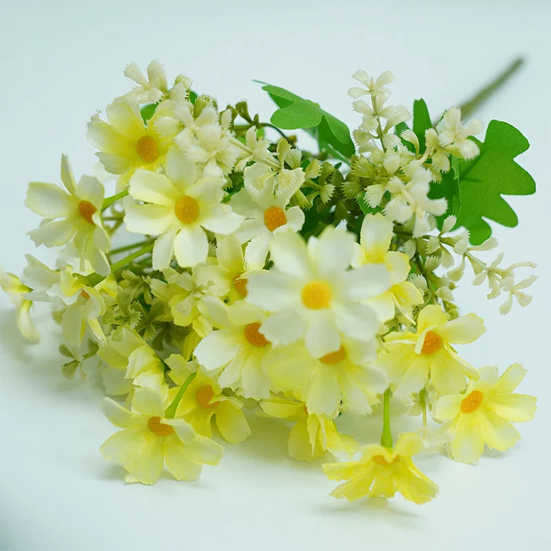 Floraviva Daisy | Kunstblumenstrauß | 7 Zweige mit 28 Gänseblümchen | Seidenoptik