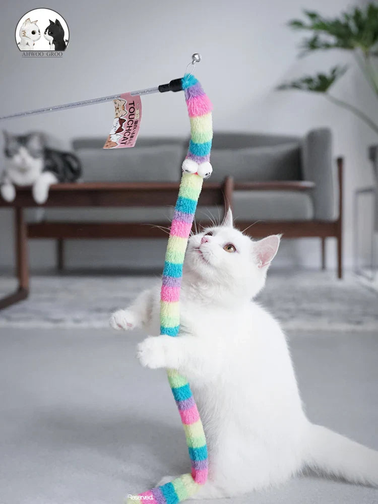 PurrFun | Katzenspielzeug mit Raupen-Design | Bissfest, Flanellstruktur & langer Spielstab | Interaktives Training & Jagdspaß