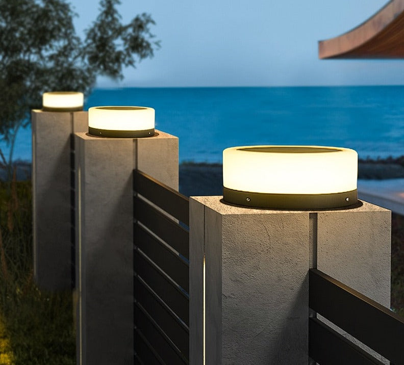 Lumivera Solar Wandleuchte | LED Licht Mit Sensor | IP65 Edelstahl Gehäuse | Warmweiß Für Außen | Automatisch & Kabellos