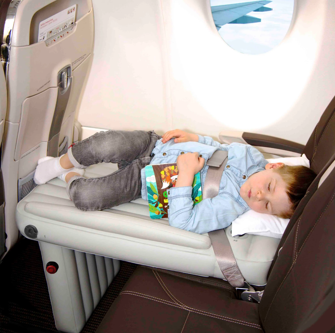 LuftiPlane Reisebett | Für Kinder bis 5 Jahre | Aufblasbar & Tragbar | Inkl. Handpumpe