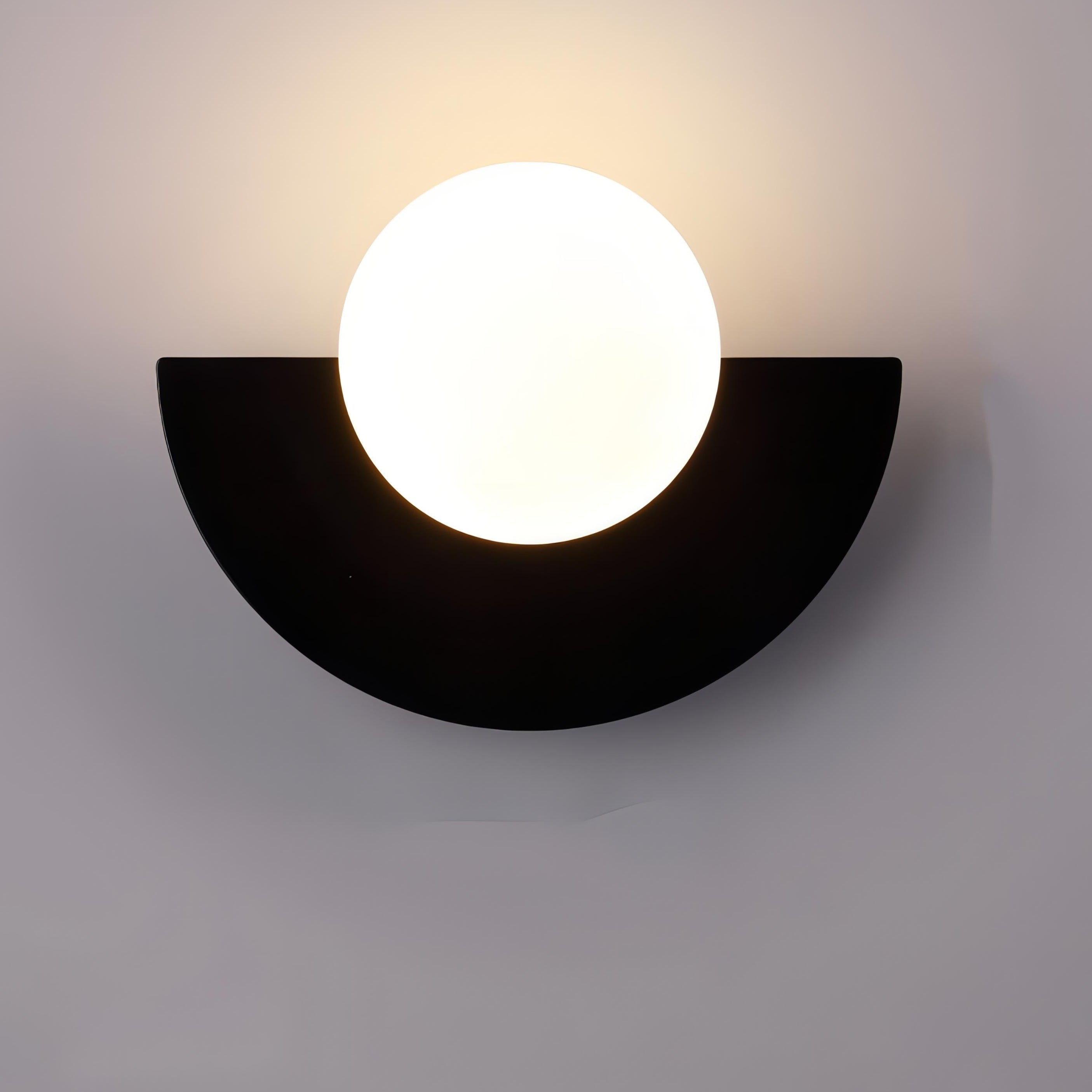 NordLume Wandleuchte | LED-Beleuchtung | Skandinavisches Design | Halbkreisförmige Metallform 25×15 cm