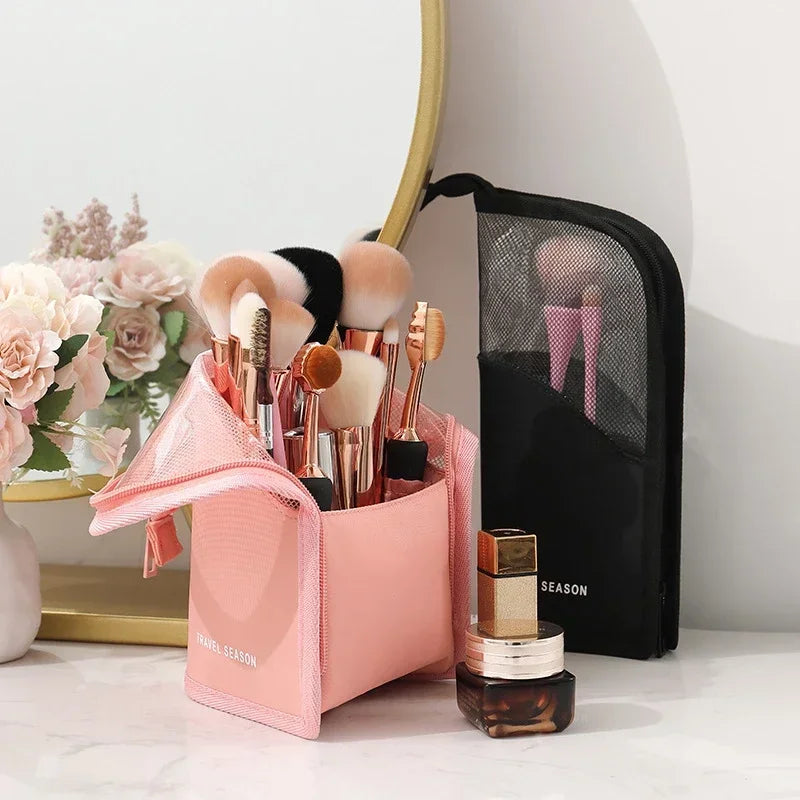 BeautyStand ClearBag | Aufstellbare Kosmetiktasche | Transparent & Robuster Reißverschluss | Wasserabweisendes Nylon
