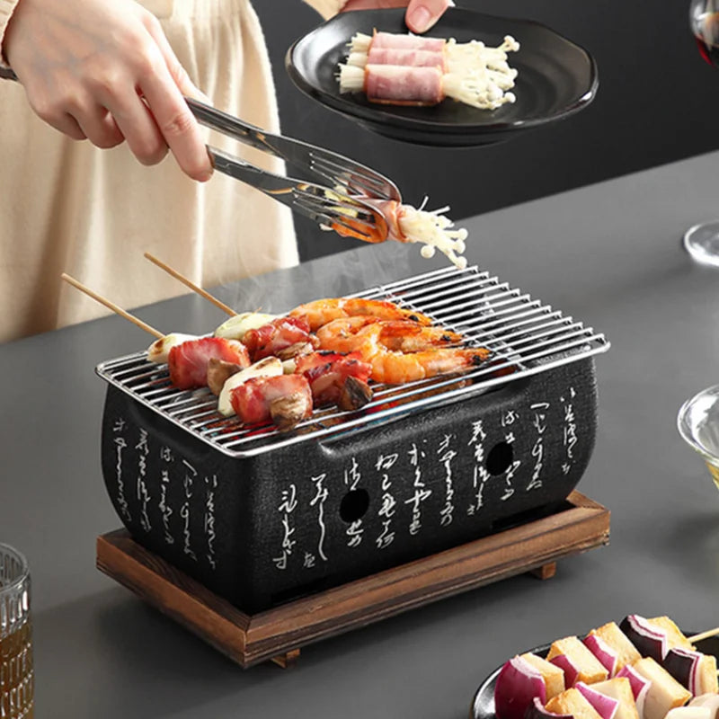 Tischgrill Ayano | Kompakt & Holzkohlebetrieben | Für Draußen & Drinnen
