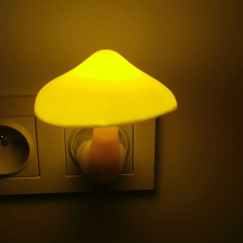 Fungilight | LED Nachtlicht | Automatischer Lichtsensor | Warmgelbes Licht