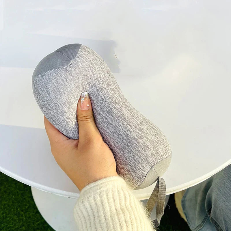 NeckEase Travel Pillow | Ergonomisch & Kompakt | Für Reisen und Büro