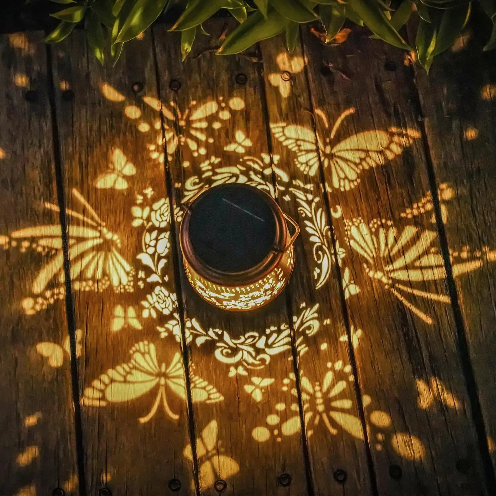 Luminara SolFlair Solar-Laterne | Retro DSolavida Solar-Laterne | Retro-Design & Wetterfest | Warmweiß mit Schmetterlingseffekt | Kupferoptik  html Copy Editesign mit Schmetterlingsmotiv | IP65 Wasserdicht | Warmes Licht für Garten & Balkon