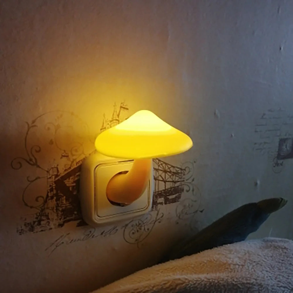 Fungilight | LED Nachtlicht | Automatischer Lichtsensor | Warmgelbes Licht