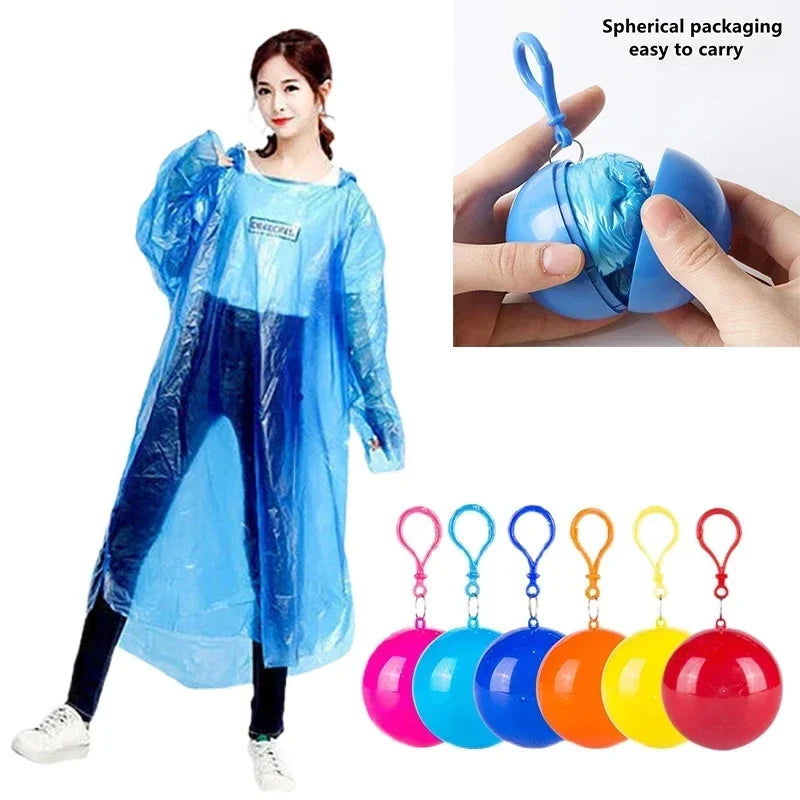 RainSafe Poncho Ball | Kompakter Regenschutz für Unterwegs | Leicht & Handlich