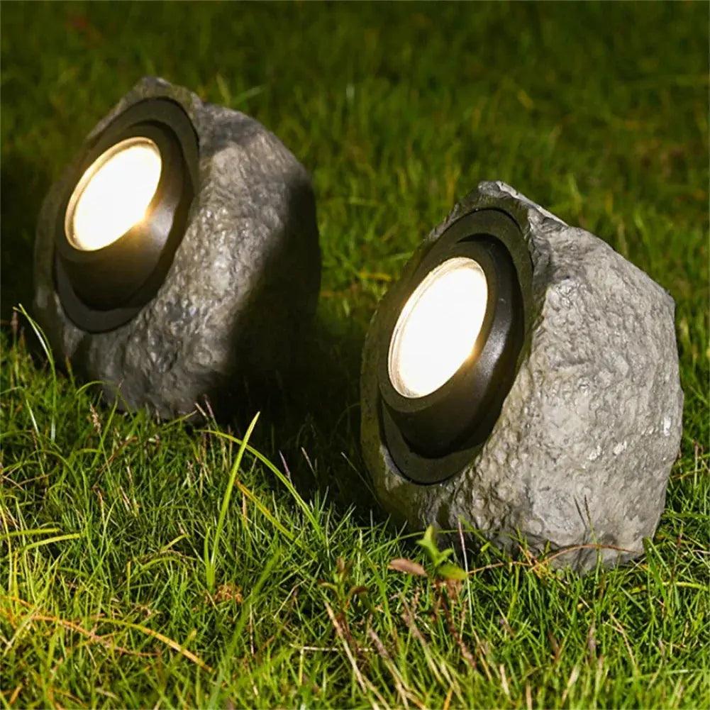 LumaStone SolarGlow | Solarbetriebene Gartenleuchte | Steinoptik | 8 Stunden Leuchtdauer