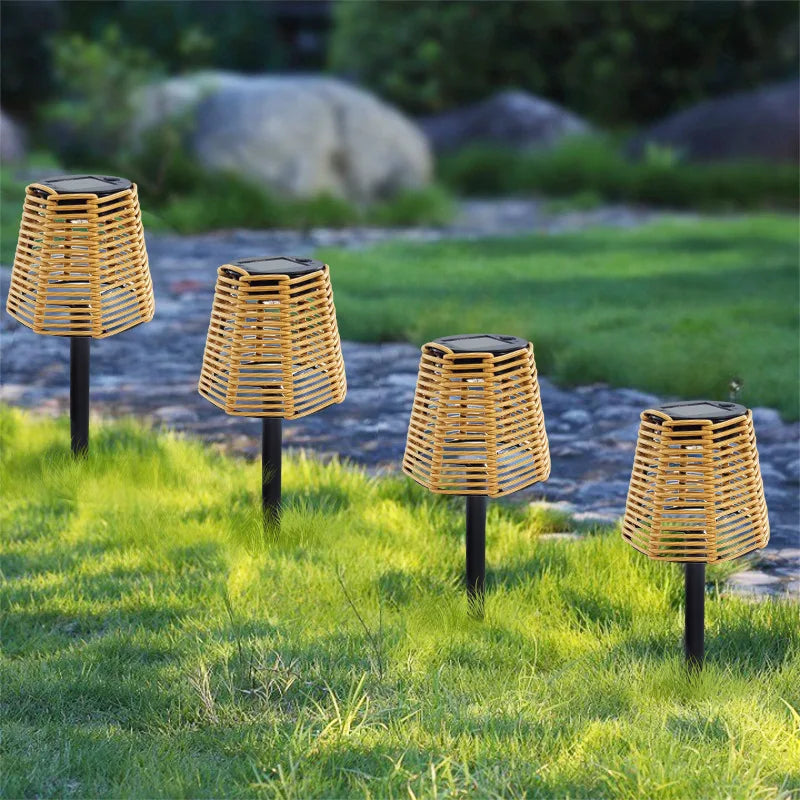 Solara RattanGlow | Solarbetriebene Außenleuchte | Geflochtener Rattan-Look