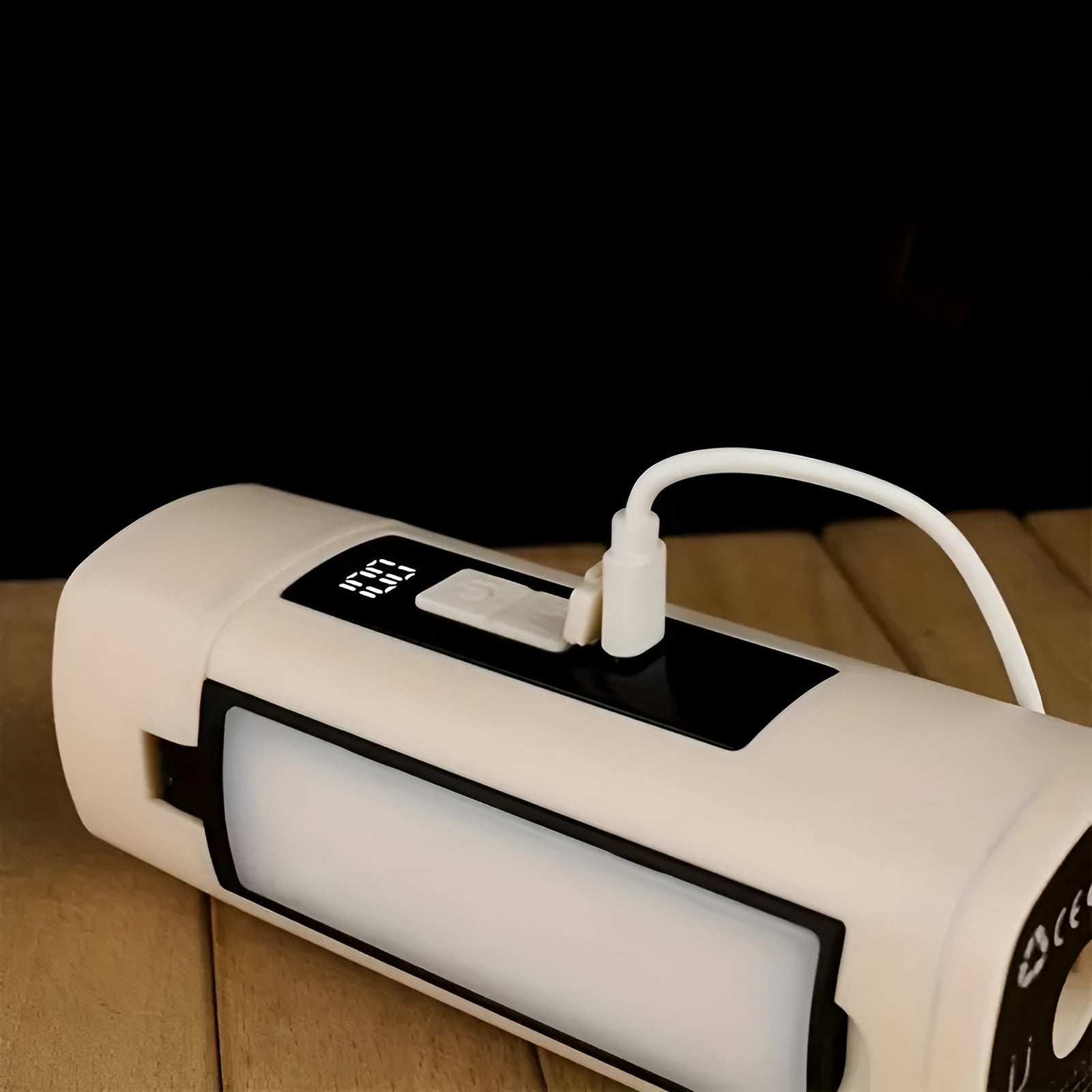 Luminox LED Campinglampe | USB-Aufladung & 360° Drehung | Wetterfest & Kompakt