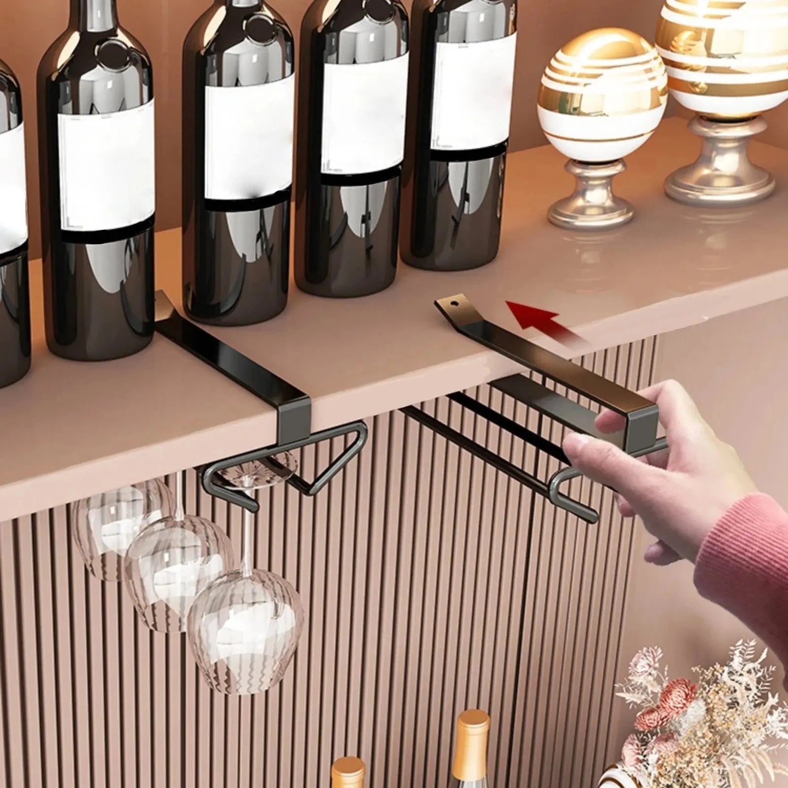 GlasGlanz – Elegante Weingläser schwebend verstauen!