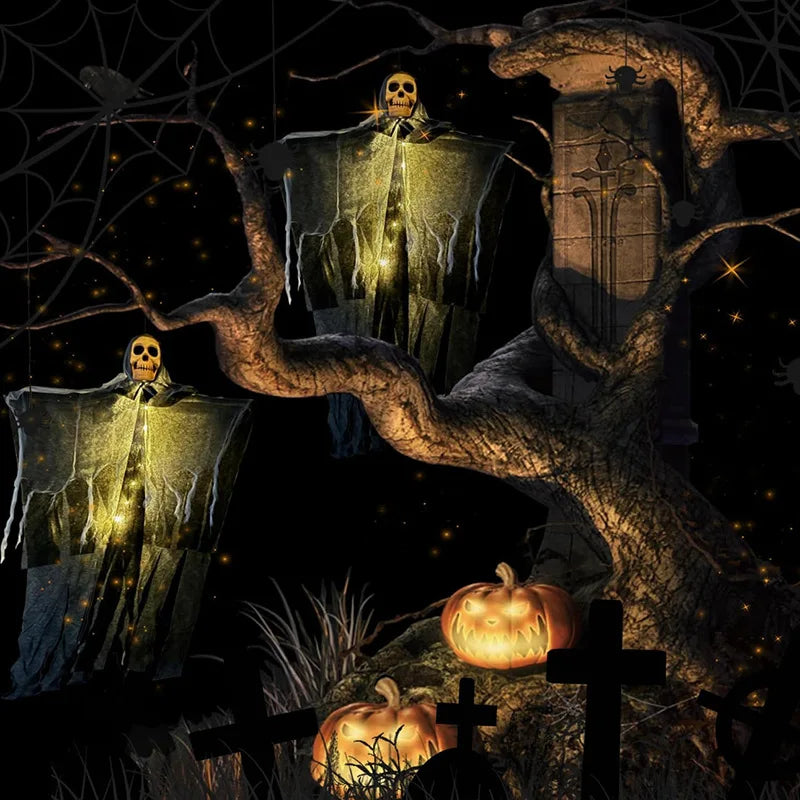 Halloween Dekoration GloomyGhost | LED Leuchtender Schädelgeist | Hängende Figur | 57 × 80 cm