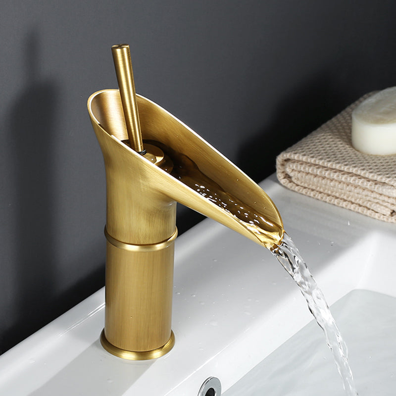 AquaFlow Waterfall Faucet | Elegantes Design | Antik-Bronze-Optik