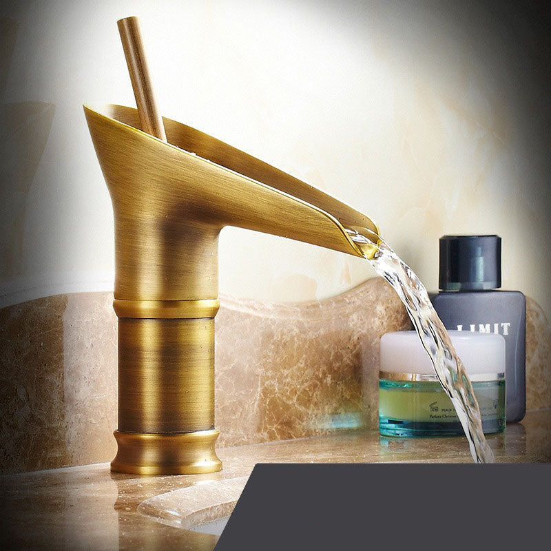 AquaFlow Waterfall Faucet | Elegantes Design | Antik-Bronze-Optik
