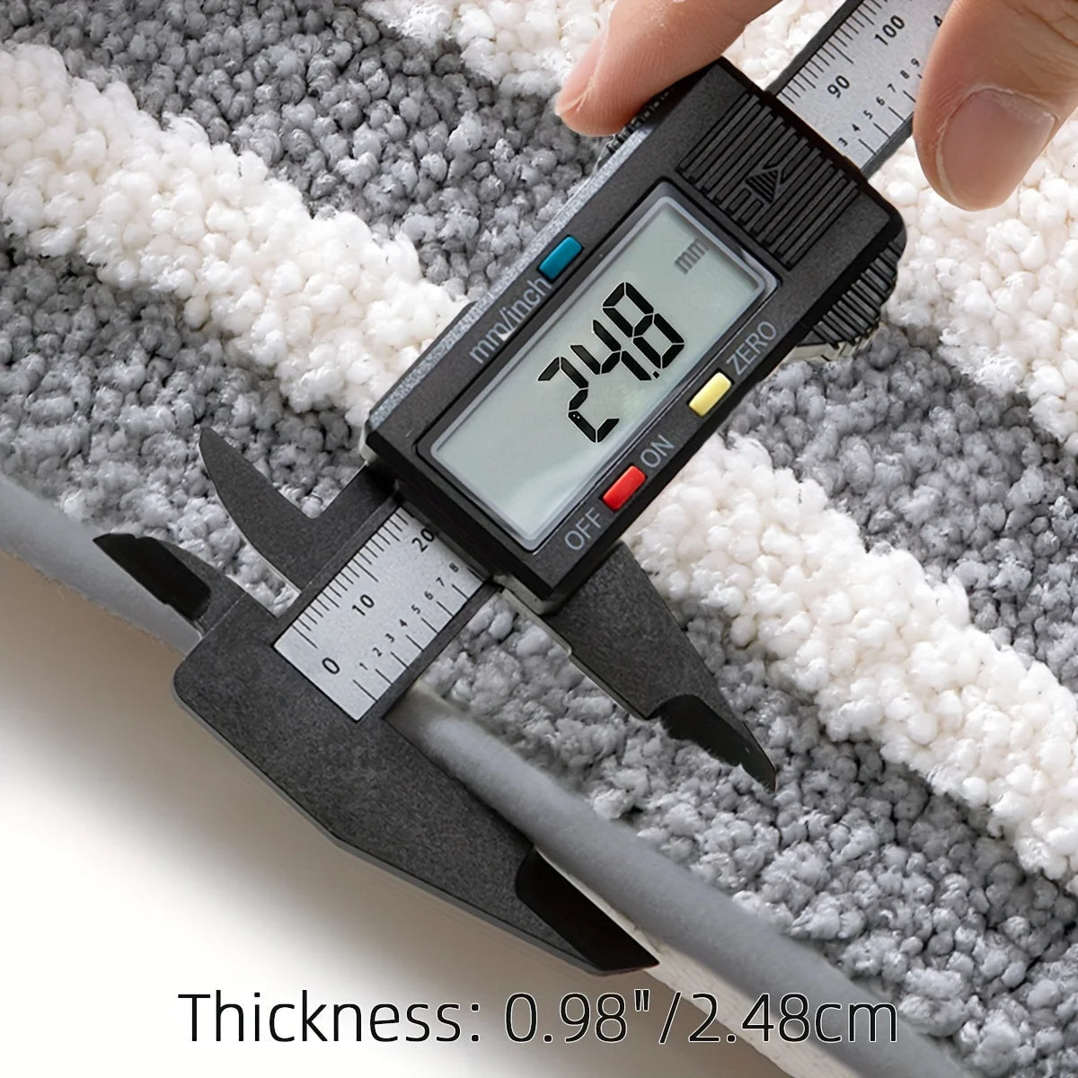 AquaLoom Badematte | Weiche, wasseraufnahmefähige gestrickte Badematte mit rutschfester TPR-Unterseite | Maschinenwaschbar, rechteckig – 2,5 cm dick