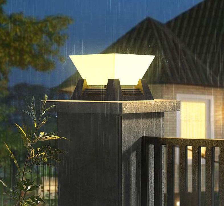 Lumora Solar-Wandleuchte für Außenbereiche | Automatischer Lichtsensor, IP65 wetterfest, bis 12h Leuchtdauer | Ideal für Garten, Terrasse, Hauswand & Eingangsbereich