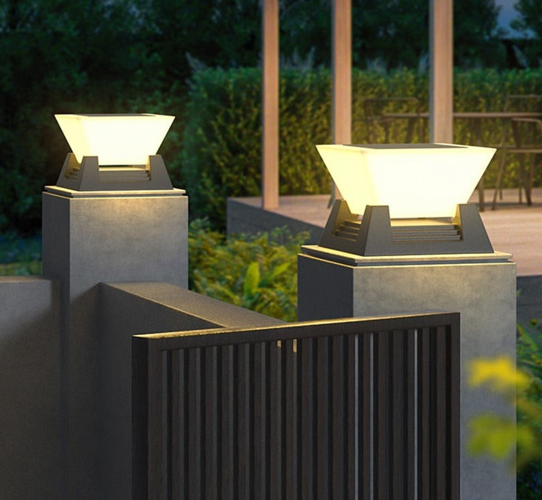 Lumora Solar-Wandleuchte für Außenbereiche | Automatischer Lichtsensor, IP65 wetterfest, bis 12h Leuchtdauer | Ideal für Garten, Terrasse, Hauswand & Eingangsbereich