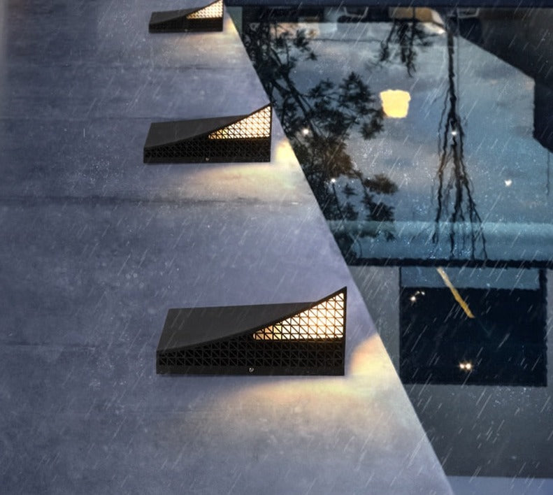 LumiSphere | Solar Wandleuchte mit Sensor | Wetterfest & Energieeffizient | Edelstahl & Aluminium