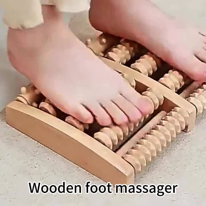 Solevia | Fußmassageroller aus Holz | Druckpunktmassage & kompakt | Für Zuhause, Büro & unterwegs