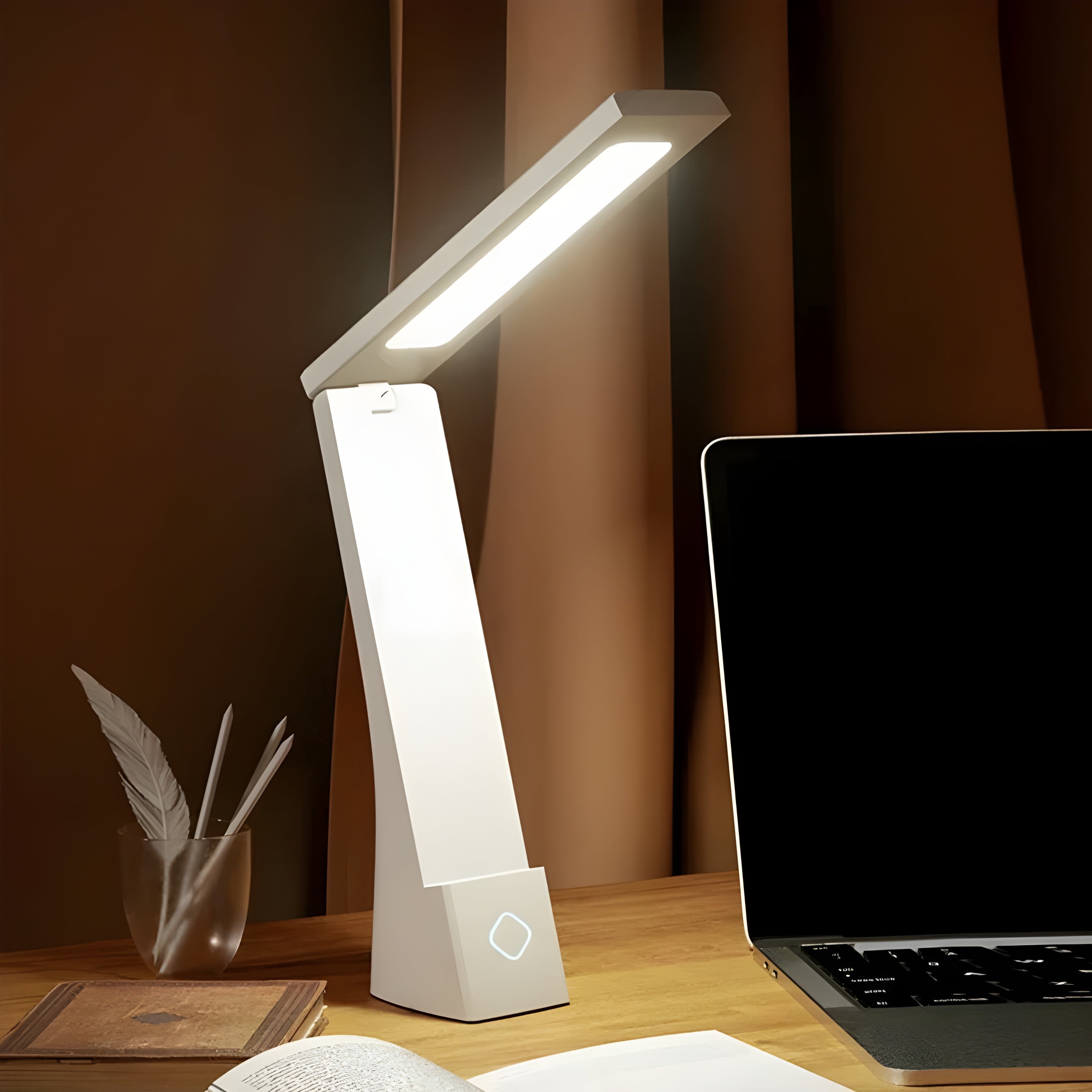 Brightivo LED Schreibtischlampe | Flexibler Leuchtarm & dimmbar | Modern & platzsparend | Für Homeoffice, Studium & Lesen
