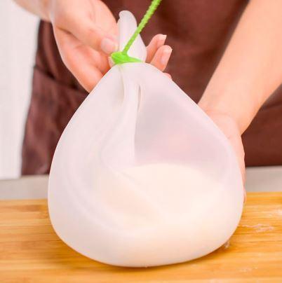 CleanBake – Teig kneten ohne Schmutz!