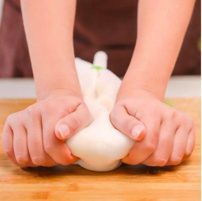 CleanBake – Teig kneten ohne Schmutz!