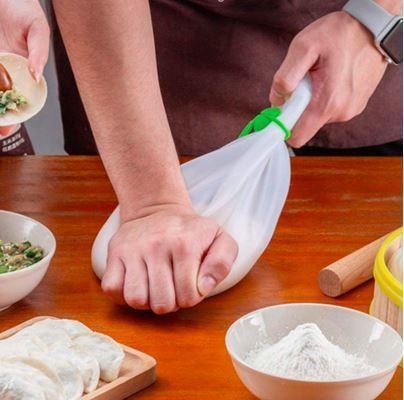 CleanBake – Teig kneten ohne Schmutz!