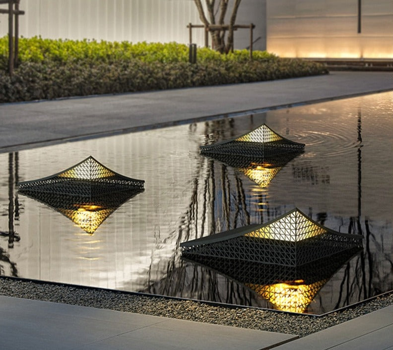 LumiSphere | Solar Wandleuchte mit Sensor | Wetterfest & Energieeffizient | Edelstahl & Aluminium
