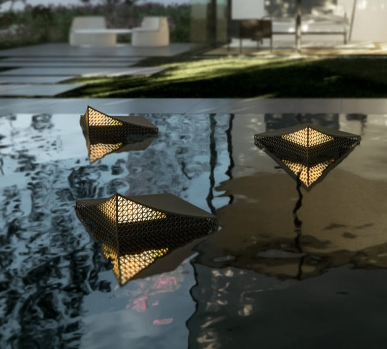 LumiSphere | Solar Wandleuchte mit Sensor | Wetterfest & Energieeffizient | Edelstahl & Aluminium