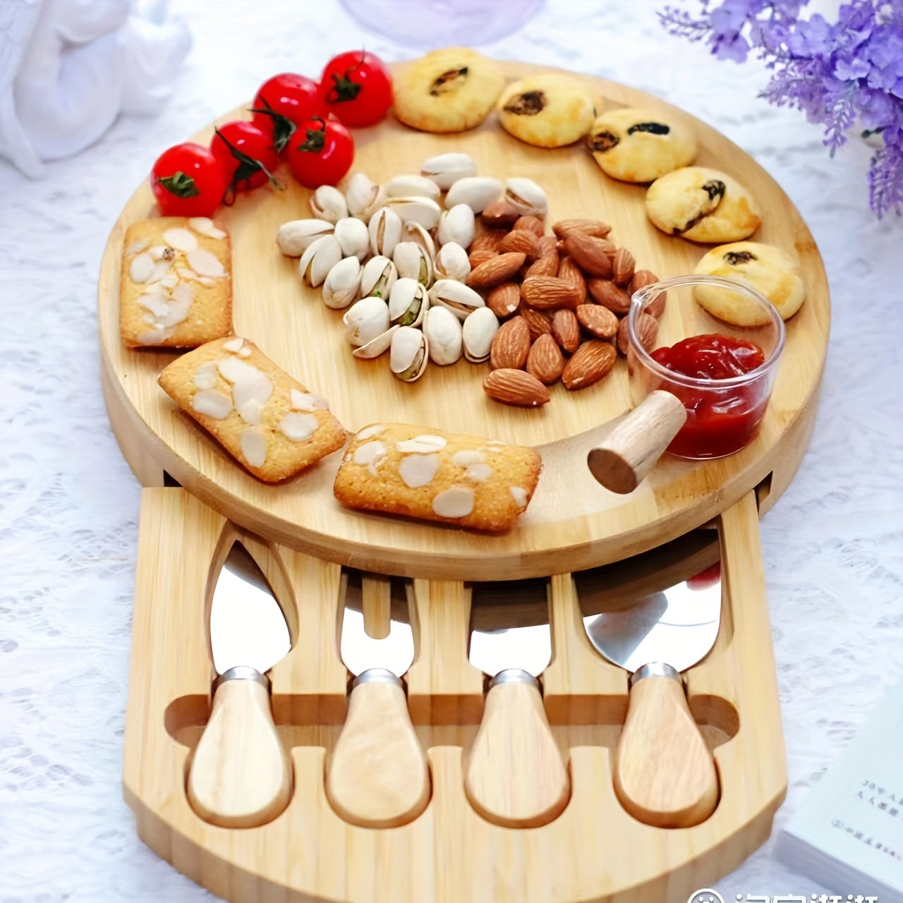 Cheviluna Käseplatte | Rundes Servierbrett aus Bambus | Mit Schublade & Käsemessern | Für Weinabende, Snacks & Antipasti | Nachhaltige Geschenkidee
