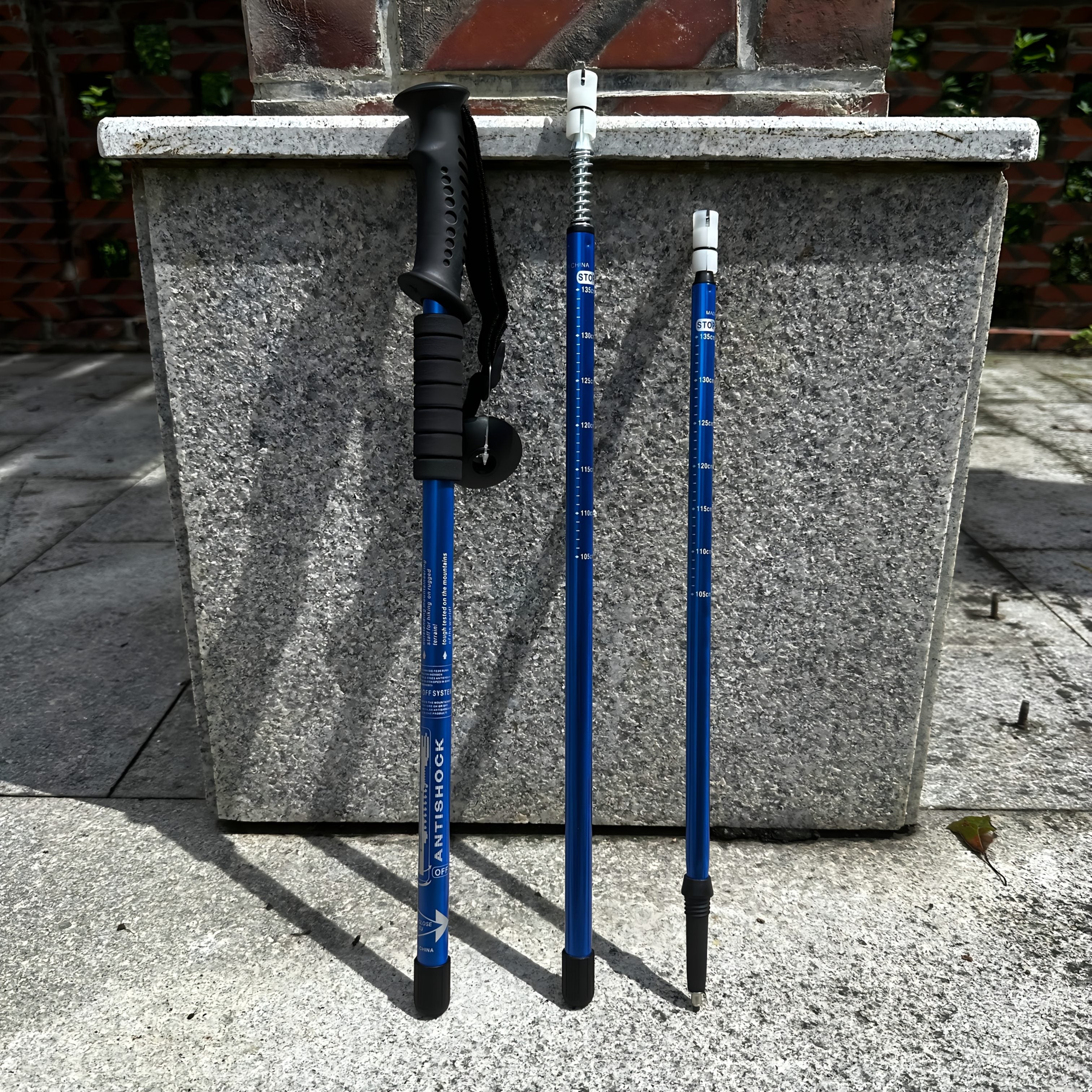 HikerMax Trekking Poles | Verstellbar & Stoßdämpfend | Leichtes Aluminium | 65–135 cm