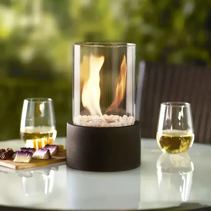 LumoFlare Tischlaterne | Tragbare Deko-Lampe mit Flammeneffekt | Modernes Design aus Stahl & Glas | Für Innen & Außen