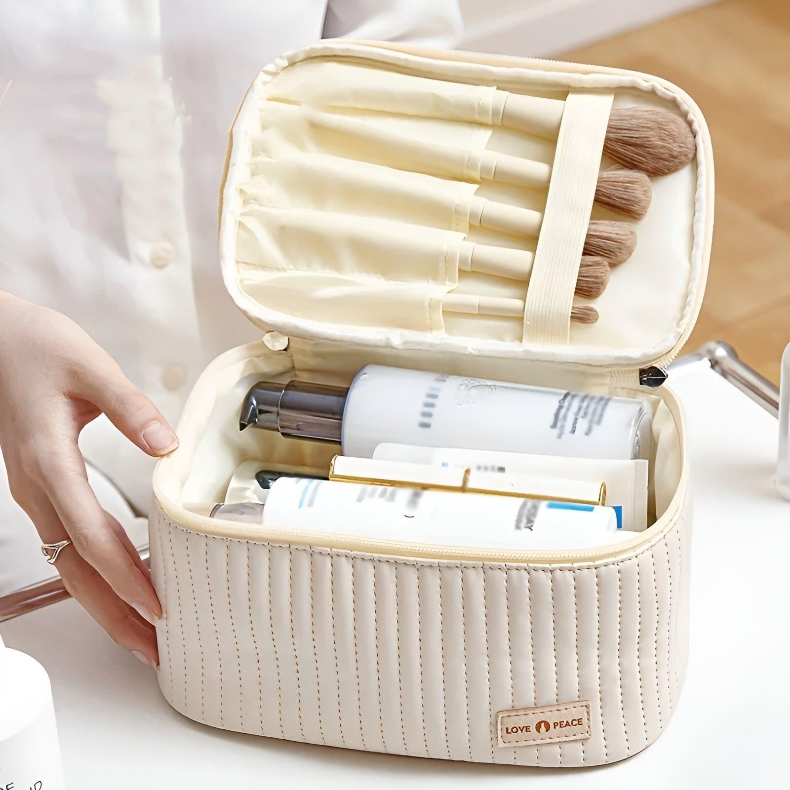 LuxeVoyage Kosmetiktasche | Eleganter Make-up Organizer | Robustes PU-Leder | Reisebereit & Kompakt
