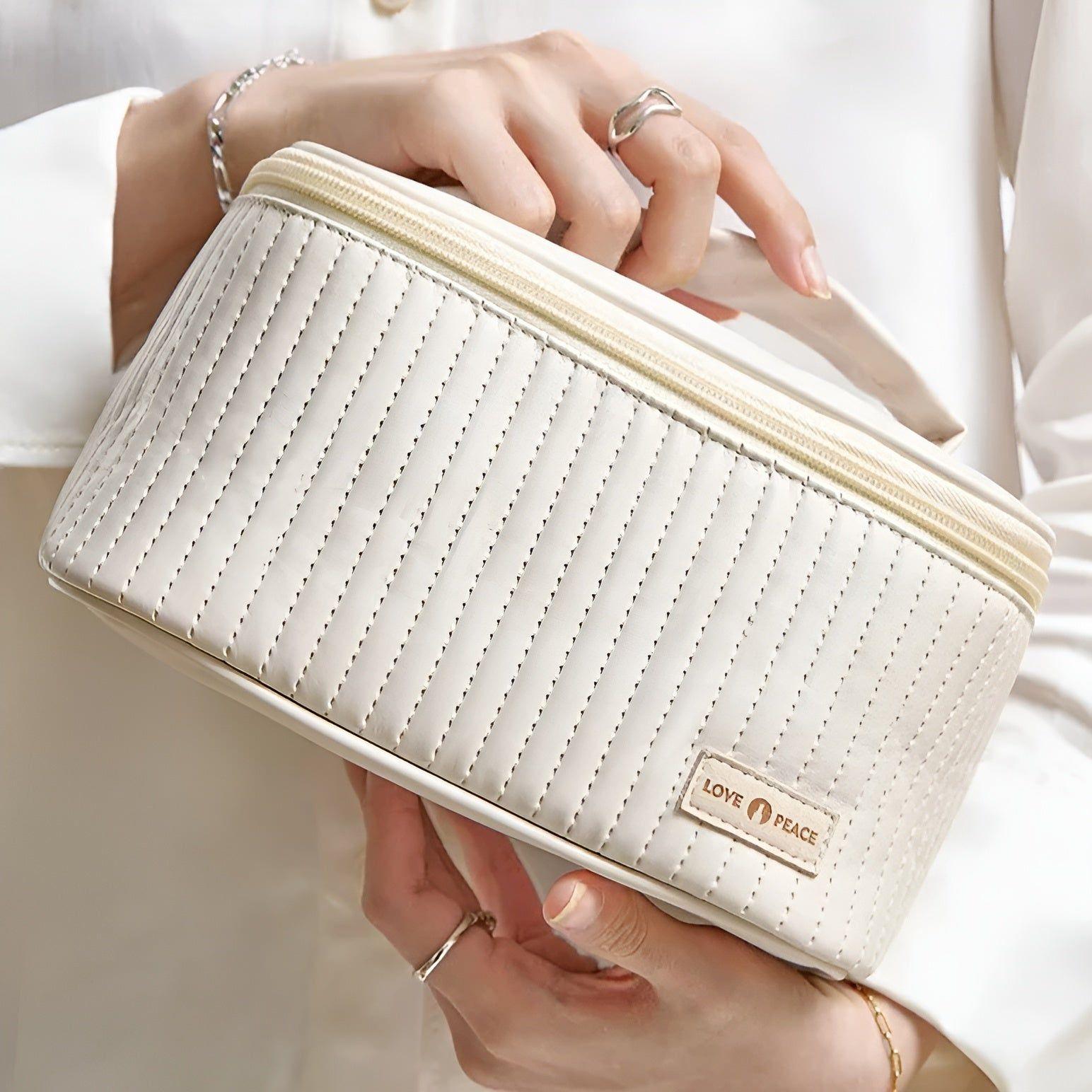 LuxeVoyage Kosmetiktasche | Eleganter Make-up Organizer | Robustes PU-Leder | Reisebereit & Kompakt