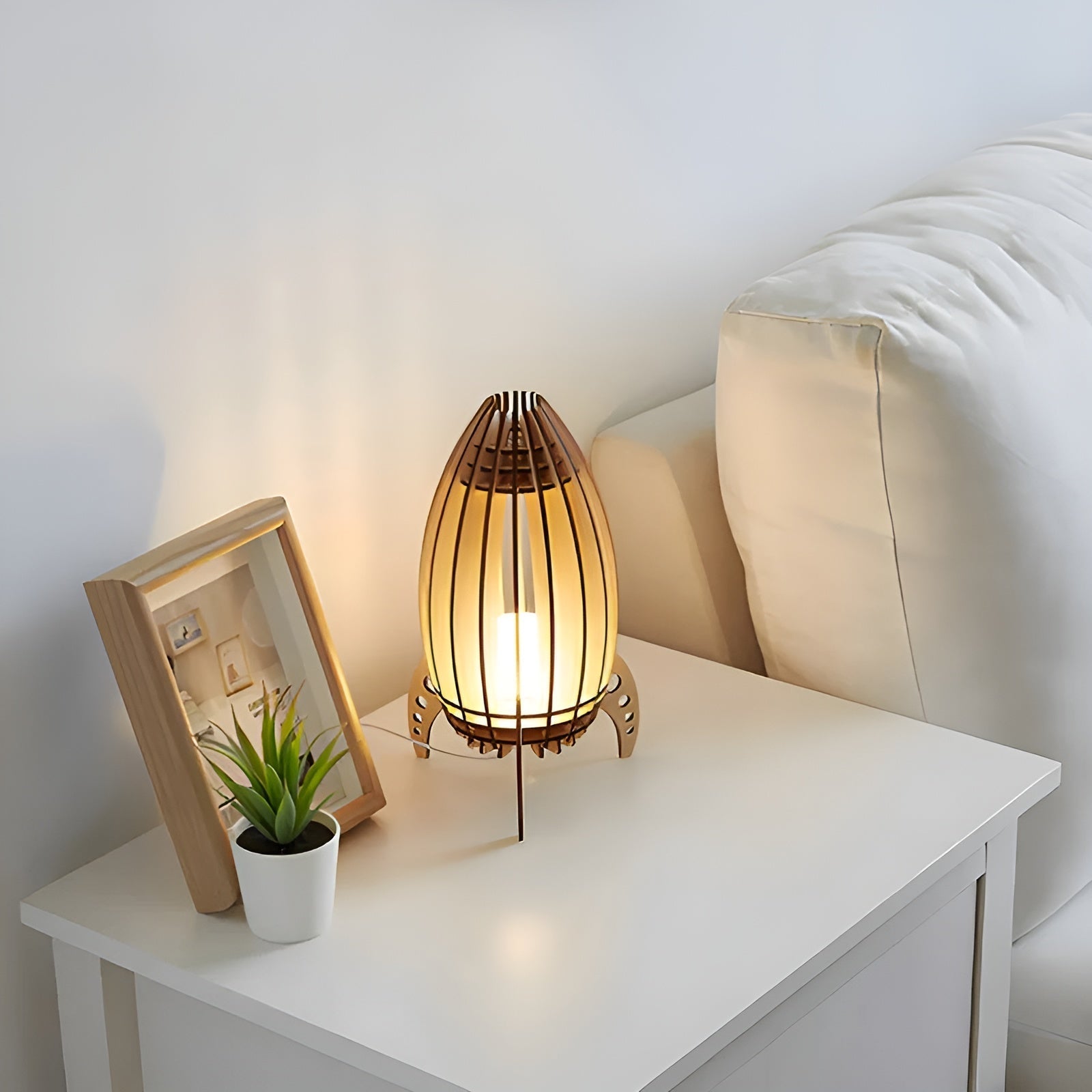 Astrowood Light | Raketenlampe aus Buchenholz | Warmes LED-Licht | USB & E27-Fassung
