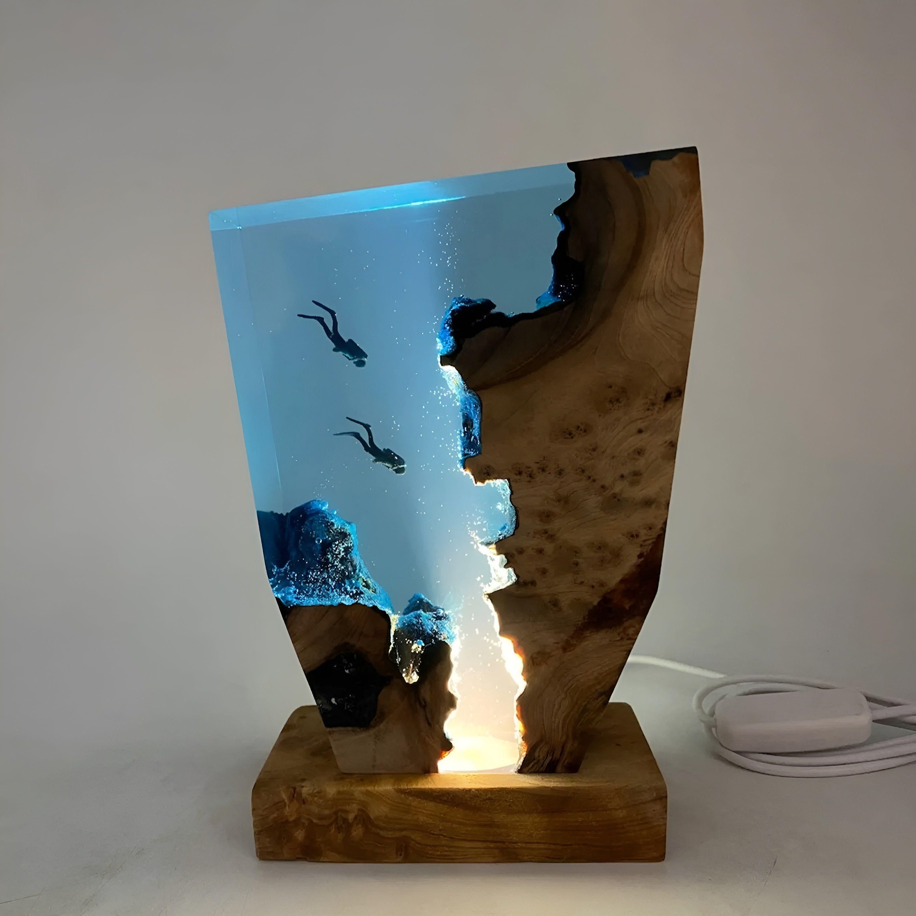 Aqualume LED Tischlampe | Taucherhöhlen-Design | Harzkunst | Stimmungslicht | USB-betrieben