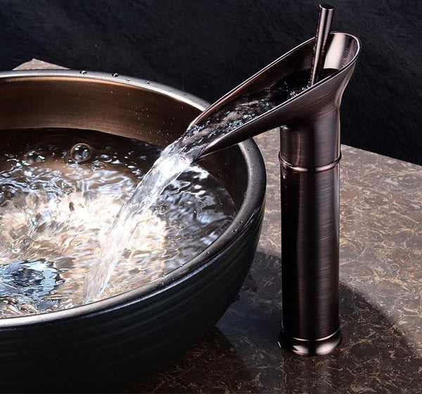 AquaFlow Waterfall Faucet | Elegantes Design | Antik-Bronze-Optik